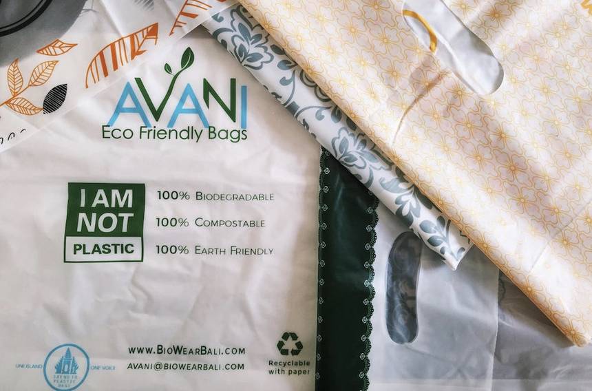 You are currently viewing This plastic bag is edible, compostable, even drinkable